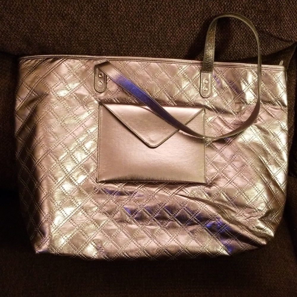 Shiney tote